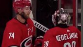 SRBIN ZAČARAO NHL MREŽU: Golman Karoline očarao Amerikance, a kada vidite njegovu kacigu zavolećete hokej (VIDEO)