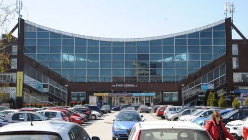 ЛОМЕ СЕ КОПЉА  ОКО ПИНКИЈА : Општина Земун упутила званичну иницијативу да хала буде враћена граду