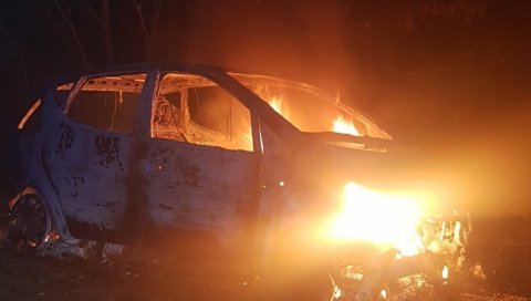 УЖАС КОД ТРСТЕНИКА: Аутомобил био запаљен у шуми - у њему пронађено тело
