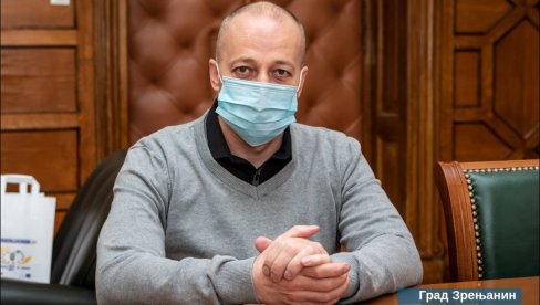 PRIJEM ZA DR SRĐANA STEVANOVIĆA: Specijalista infektologije svečano dočekan u Gradskoj kući u Zrenjaninu