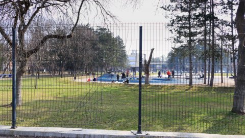 ОШТЕТИЛИ ОГРАДУ: Дечији креативни парк у Крагујевцу на мети вандала