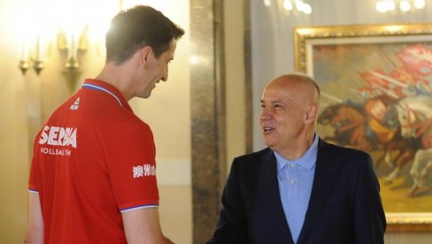 IZ DIREKTORSKE FOTELJE NA UŽARENU KLUPU: Slobodan Boškan je novi trener odbojkaša Vojvodine