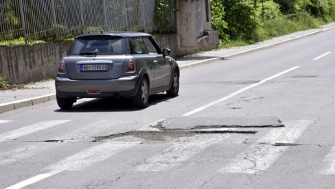 ZBOGOM RUPAMA NA PUTEVIMA: Javno preduzeće Putevi srbije najavilo rekonstrukciju saobraćajnica, novi asfalt na 288 kilometara