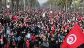 MASOVNE DEMONSTRACIJE U TUNISU: Hiljade ljudi na ulicama, zemlja je na ivici bankrota (VIDEO)