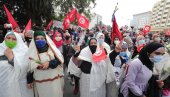 SUKOBI U TUNISU: Vojska opkolila i blokirala parlament