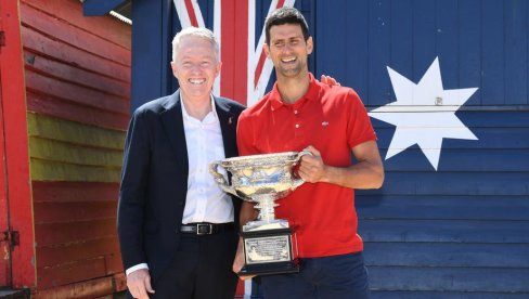 LICEMERI: Prvi čovek Australijan opena poželeo dobrodošlicu Novaku Đokoviću