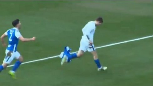 HRVAT POSVETIO GOL BALAŠEVIĆU: Bivši igrač Barselone postigao prvenac na Ostrvu, pa pokazao majicu sa likom srpske legende (VIDEO)