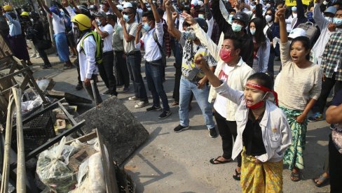 HUNTA KRENULA U PROGON: Vlasti hapse javne ličnosti koje su protiv puča u Mjanmaru