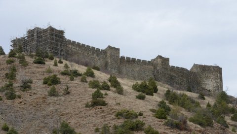 ОДОЛЕВАЋЕ МАГЛИЧ И ВЕКОВИМА ПРЕД НАМА: Почела велика обнова средњовековне тврђаве у Ибарској клисури