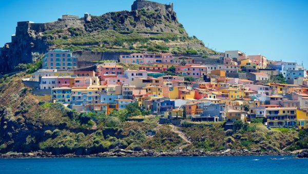 ОВО ЕВРОПСКО ОСТРВО ЈЕ ОАЗА БЕЗ КОРОНЕ: Сардинија се од сутра враћа у нормалу