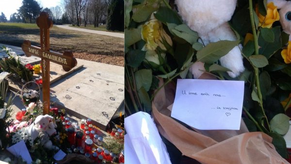 ЦВЕЋЕ, ИГРАЧКЕ И ПОРУКЕ ПРЕПЛАВИЛИ ХУМКУ: Недељу дана после сахране Ђорђа Балашевића, обожаваоци се и даље опраштају