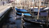 GONDOLE U BLATU I MULJU, KANALI BEZ VODE: Nezapamćene scene u Veneciji, biser Italije u problemu! (FOTO+VIDEO)