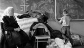 УМЕТНОСТ ФОТОГРАФИЈЕ: Драган Миловановић, Час цртања - у збегу пред Олују, школа у Бенковцу