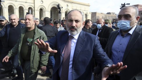 OPOZICIJA SADA ČUVA VOJNI VRH: U Jermeniji ne popušta napetost
