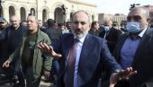 ПАШИНИЈАНУ ОПРОШТЕН ПОРАЗ У КАРАБАХУ: Премијер остаје на власти у Јеревану