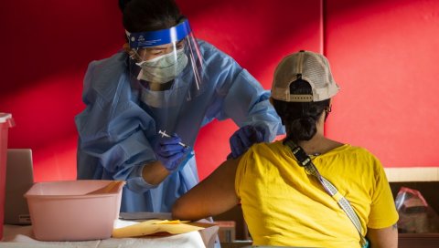 МОРАЛ ЕВРОПЕ - НА НУЛИ: Суочена с мањком вакцина против вируса корона, ЕУ увела рестрикцију њеног извоза
