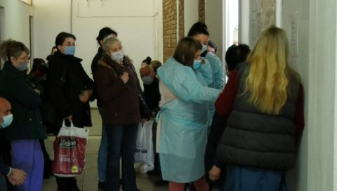 ЈУМКО ОРГАНИЗОВАО ВАКЦИНАЦИЈУ: Прва фабрика у Србији која је спровела имунизацију запослених на радном месту