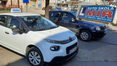 ПОЛАЖУ ВОЗАЧКИ  НА РАТЕ: Ауто-школе у Српској због слабе наплате запале у велике финансијске проблеме
