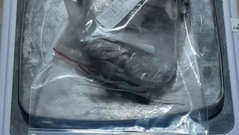 УХАПШЕН ДИЛЕР ХЕРОИНА: Претресом стана код Новопазарца пронађено 39 грама дроге (ФОТО)