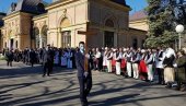 САХРАЊЕН МИЛАН БАНДИЋ: Више хиљада људи одало почаст најдуговечнијем градоначелнику Загреба (ВИДЕО)