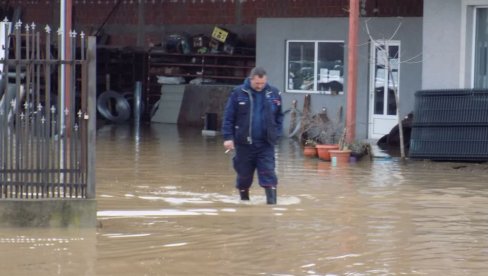 УКИНУТА ВАНРЕДНА СИТУАЦИЈА У ЛЕСКОВЦУ: Поплаве нанеле штету од око  95 милиона динара