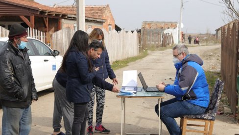 IMUNIZACIJA ROMA U VRŠCU: Lokalna samouprava pomaže svima da se prijave za vakcinu