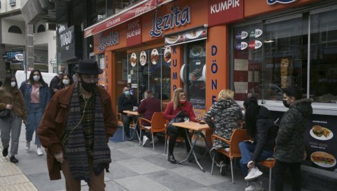 KORONA UZIMA MAHA U TURSKOJ: Istanbul vrlo rizičan, otvoreni kafići broj zaraženih dupliran