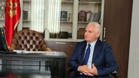 СТРЕПЕ ОД  ЈАЛОВИШТА: Швајцарци узнемирили Мојковчане