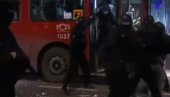 ŽANDARMERIJA UPALA U AUTOBUS NA LINIJI 861! Filmska akcija u Beogradu: Hapšenje naočigled putnika (VIDEO)