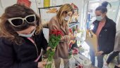 DAN ŽENA U SLIKAMA: Beograđani damama tradicionalno najviše kupovali cveće (FOTO)
