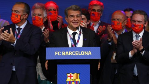 ЛАПОРТА РАДИ НЕВЕРОВАТАН ПОСАО: Барселона доводи пет играча, а неће потрошити ни евро