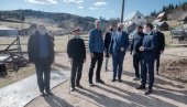 ПРЕДНОСТ ДОМАЋИМ ПРОИЗВОЂАЧИМА: Премијер и председник Скупштине посетили Унију сточара Црне Горе