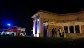 POŽAR NA KALEMEGDANU: Gori potkrovlje paviljona Cvijeta Zuzorić, vatrogasci se bore sa stihijom