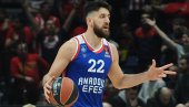 VASA OPET GLAVNI DASA: Srpski reprezentativac vraća košarkaše Anadolu Efesa u igru za Top 8 Evrolige