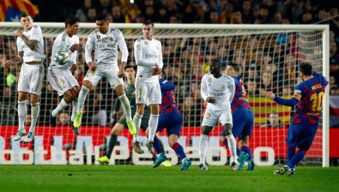 ЈУНАЈТЕД НА ПРАГУ КАПИТАЛНОГ ТРАНСФЕРА: Варан на корак од Олд Трафорда