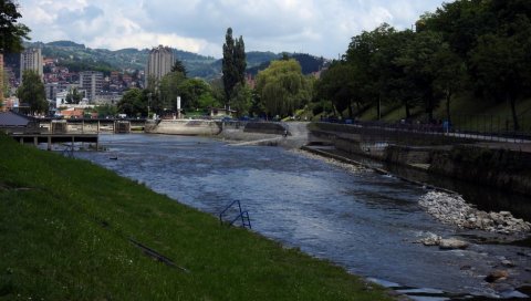 ЂЕТИЊА КАО КОЛЕКТОР: Једну од најлепших река у Србији Ужичани трују фекалном канализацијом