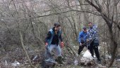 ЗА ЛЕПШИ И ЧИСТИЈИ ГРАД: Грађани очистили руско гробље и парк у Јагодини