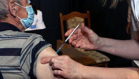 FRANCUSKA PREMAŠILA 10 MILIONA VAKCINISANIH: Cilj da se do 15. maja imunizuje 20 miliona građana
