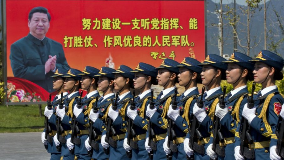 Kina uvela sankcije za Pododbor za ljudska prava Europskog parlamenta 73724_24082015kineskavojska-zeneparada_f