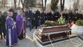 SAHRANJEN BORIS KOMNENIĆ: Tužni prizori sa Novog groblja- Porodica i prijatelji ispratili velikog glumca (FOTO/VIDEO)
