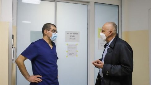 GRADONAČELNIK OBIŠAO POVREĐENU DECU Radojičić: Zabrinut sam  zbog nesreće na Čukarici, o mališanima brinu vrhunski lekari (FOTO)