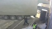 ИЗБЕГАО СМРТ ЗА ДЛАКУ: Камион без возача кренуо у рикверц