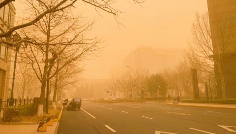 ИПАК НИЈЕ БИО ПЕСАК: Олуја која је прекрила Пекинг много опаснија по здравље становника него што се мислило (ФОТО/ВИДЕО)
