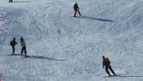 ИЗГУБИЛО СЕ 30 СКИЈАША: Због густе магле у Северној Македонији затворене жичаре