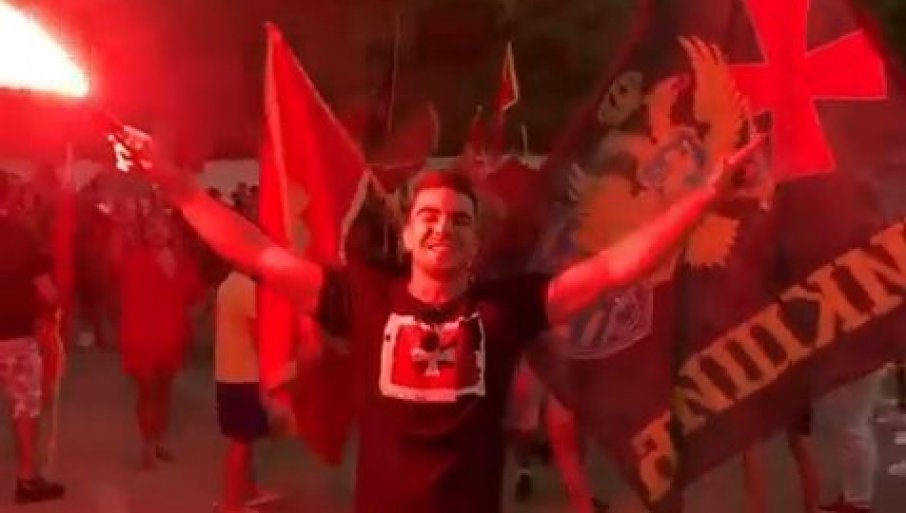 СИН БРАНА МИЋУНОВИЋА ТЕШКО ПОДНЕО ПОРАЗ: Сметају му тробојке, погледајте шта пише на друштвеним мрежама после избора у Никшићу (ФОТО) СИН БРАНА МИЋУНОВИЋА ТЕШКО ПОДНЕО ПОРАЗ: Сметају му тробојке, погледајте шта пише на друштвеним мрежама после избора у Никшићу (ФОТО)