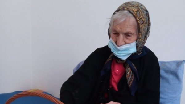 БАКА (91) ЈЕЛКА ПОБЕДИЛА КОРОНУ: Врањанка добила битку против вируса (ФОТО)