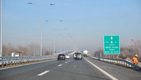MEĐU POVREĐENIMA I DECA: Teška saobraćajna nesreća na auto-putu Miloš Veliki