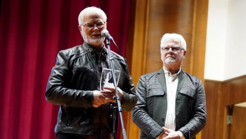 ЖИКА БИО НА КИСЕОНИКУ: Рокери и оснивачи Ју групе, браћа Јелић, прележали корону