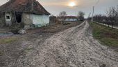 BLATO DO KOLENA U 21. VEKU: Muke meštana sela Hetin, u opštini Žitište, više od četiri decenije čekaju asfaltiranje ulica (FOTO)