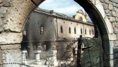 NIČEGA SE NE STIDE:  Albanci na Kosovu i Metohiji uništili 135 crkava i manastira od 1999.